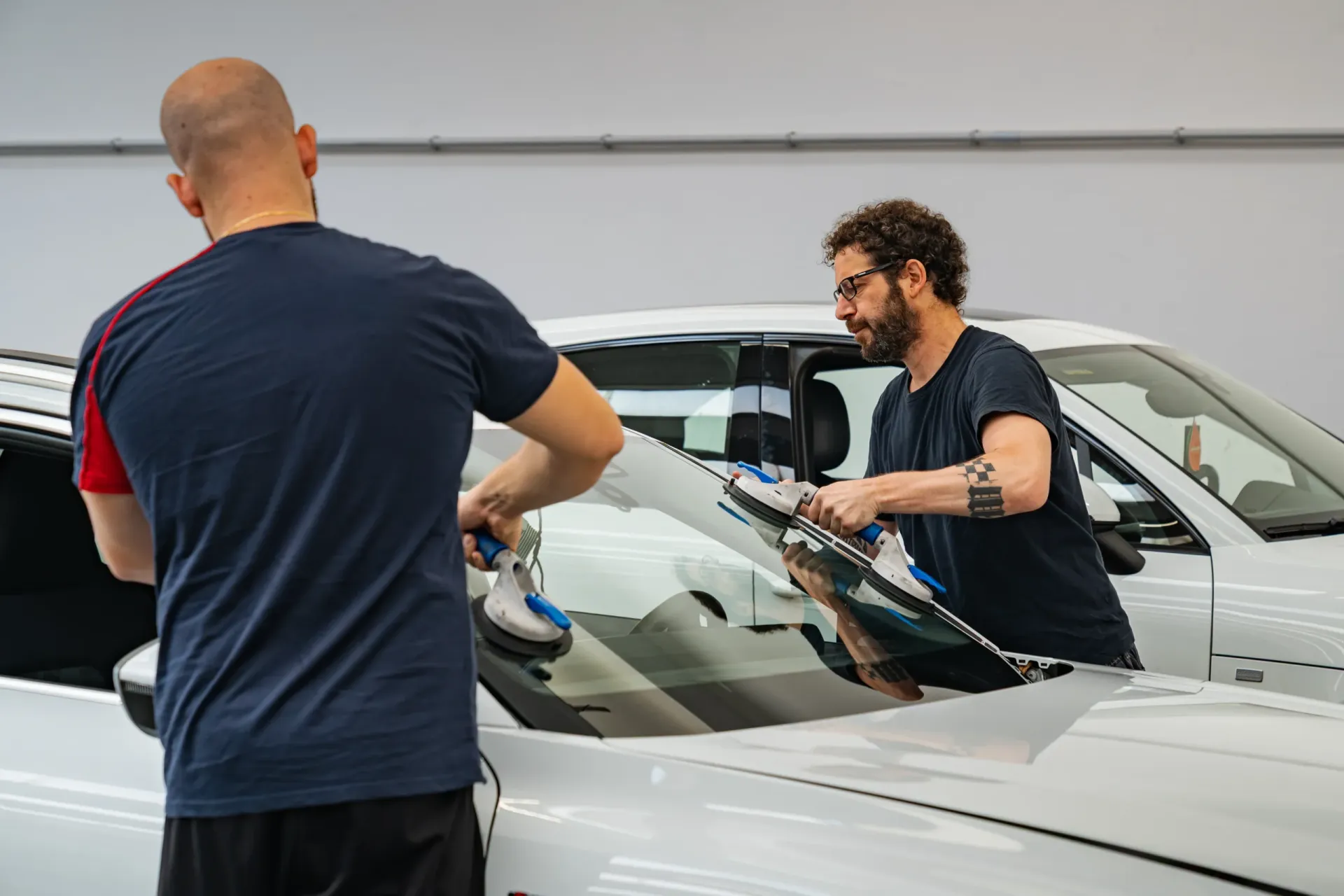 Lavorazione parabrezza 2